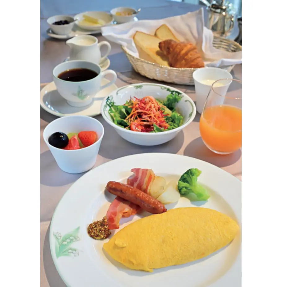 50代　ひとり旅　おすすめ　宿　長野・軽井沢　 万平ホテル　朝食　オムレツ