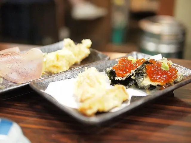 海苔いくらカナッペ　蓮根フォアグラ　茄子プロシュート　焼き筍　肉厚しいたけ　天ぷら　揚げたて