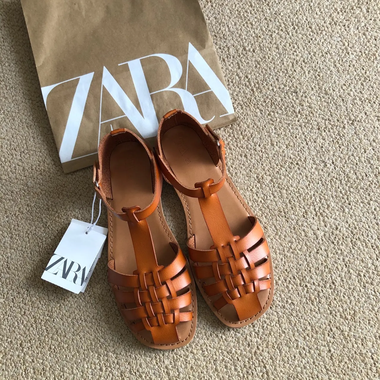 ZARA キッズ スニーカー 19.5〜6㎝ - スニーカー