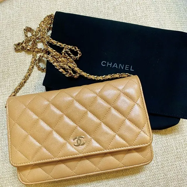 シャネルのチェーンウォレット