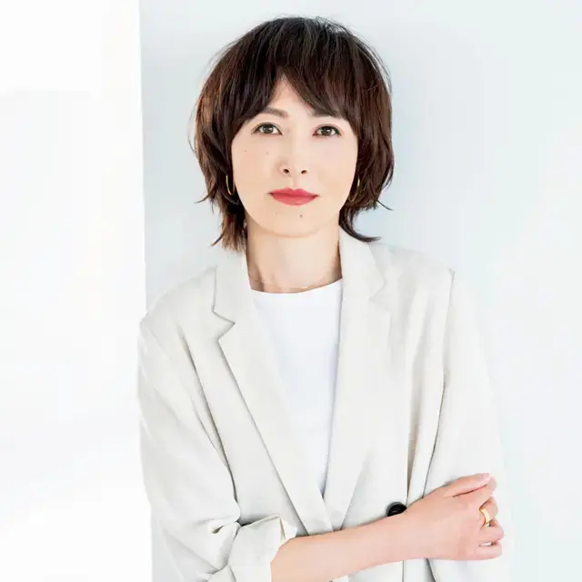 くせ&細毛はトップにレイヤーを入れ、丸みのあるフォルムに