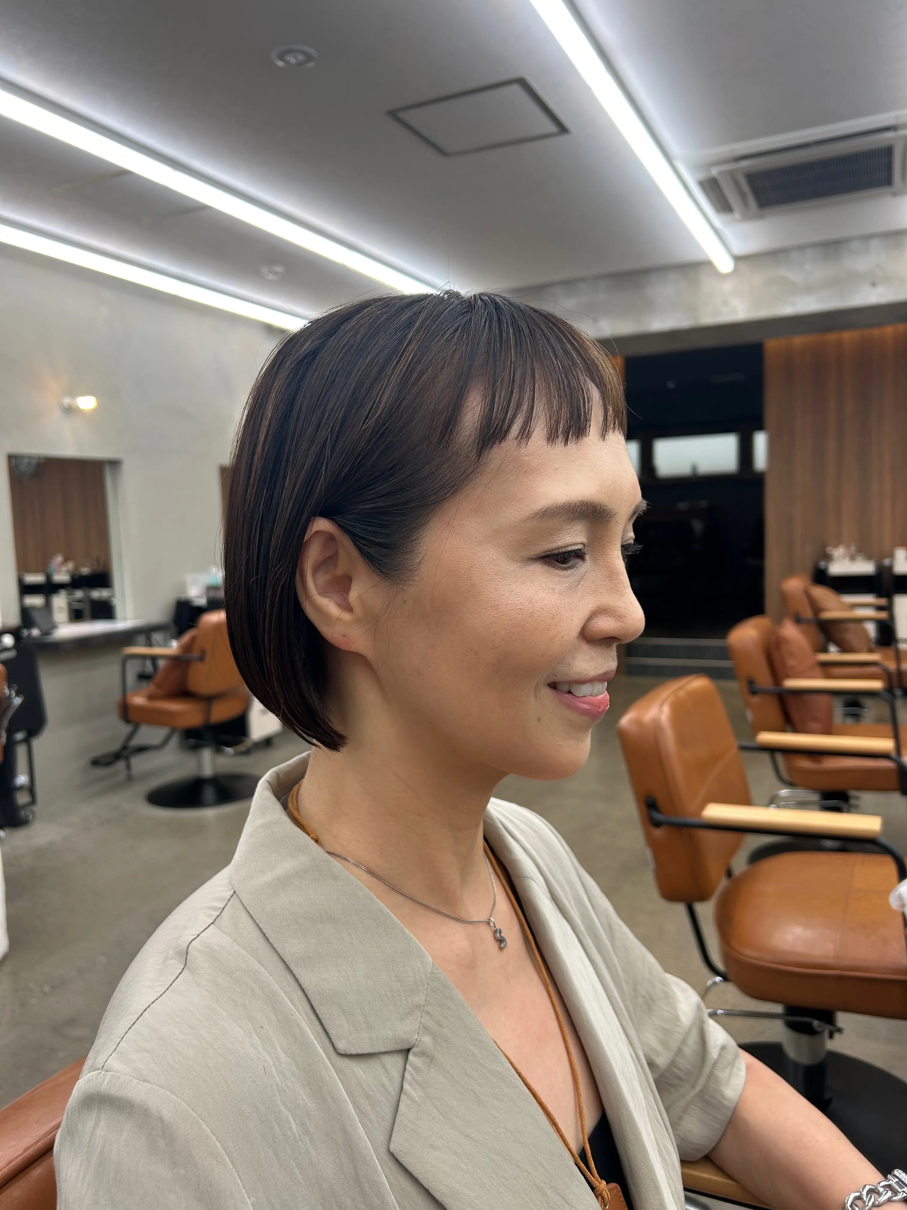 髪質を活かしてショートボブに。首元スッキリで体感気温マイナス3度下がった気分_1_6