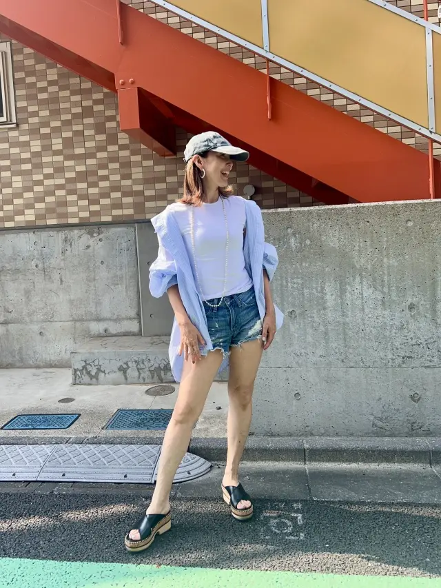残暑を楽しむショートパンツ×長袖シャツで大人の遊び心style_1_1