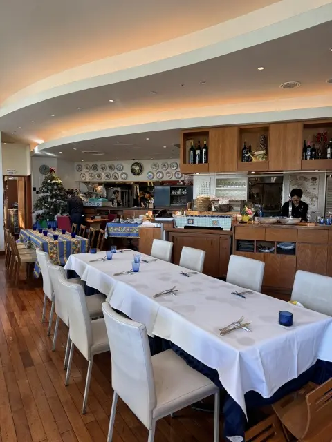 【北欧名作椅子と赤坂女子会】UNIQLOパンツで五感を満たす一日_1_8