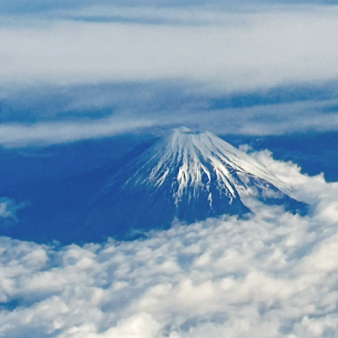 飛行機から撮った富士山