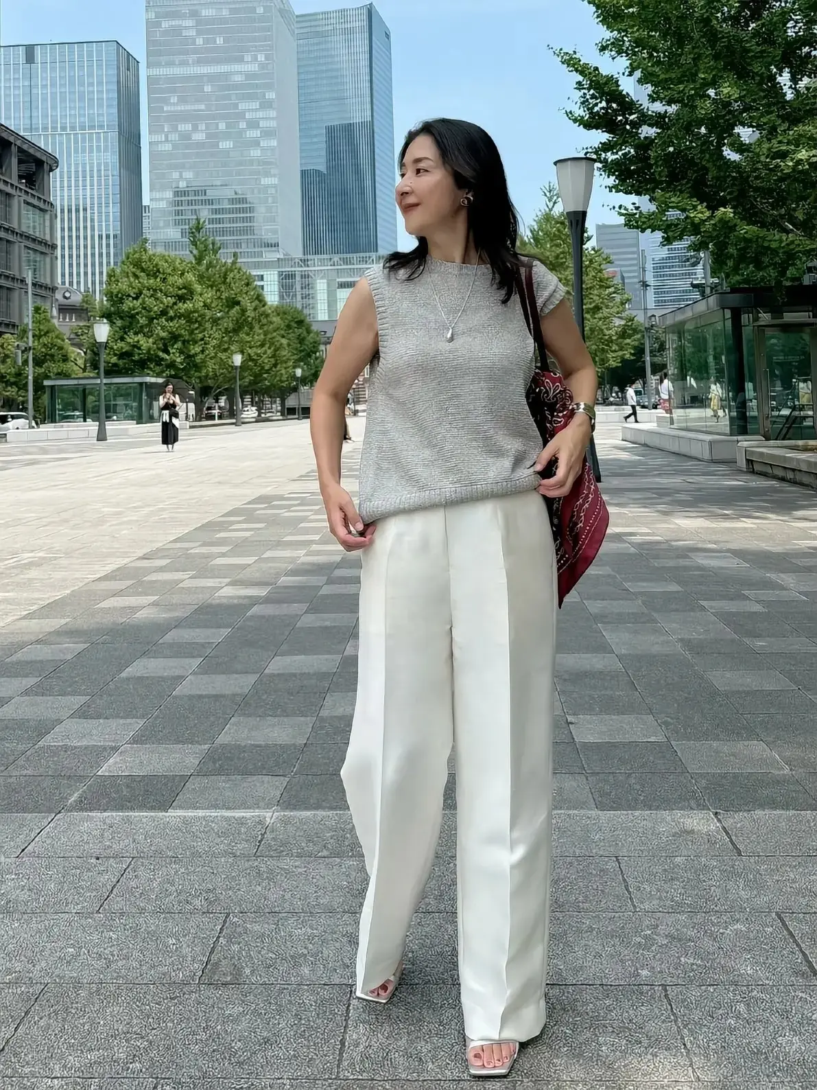 【50代「ユニクロ・GU」コーデ】過酷な夏を快適に！猛暑のおしゃれに役立つインナーやTシャツが大活躍_1_3