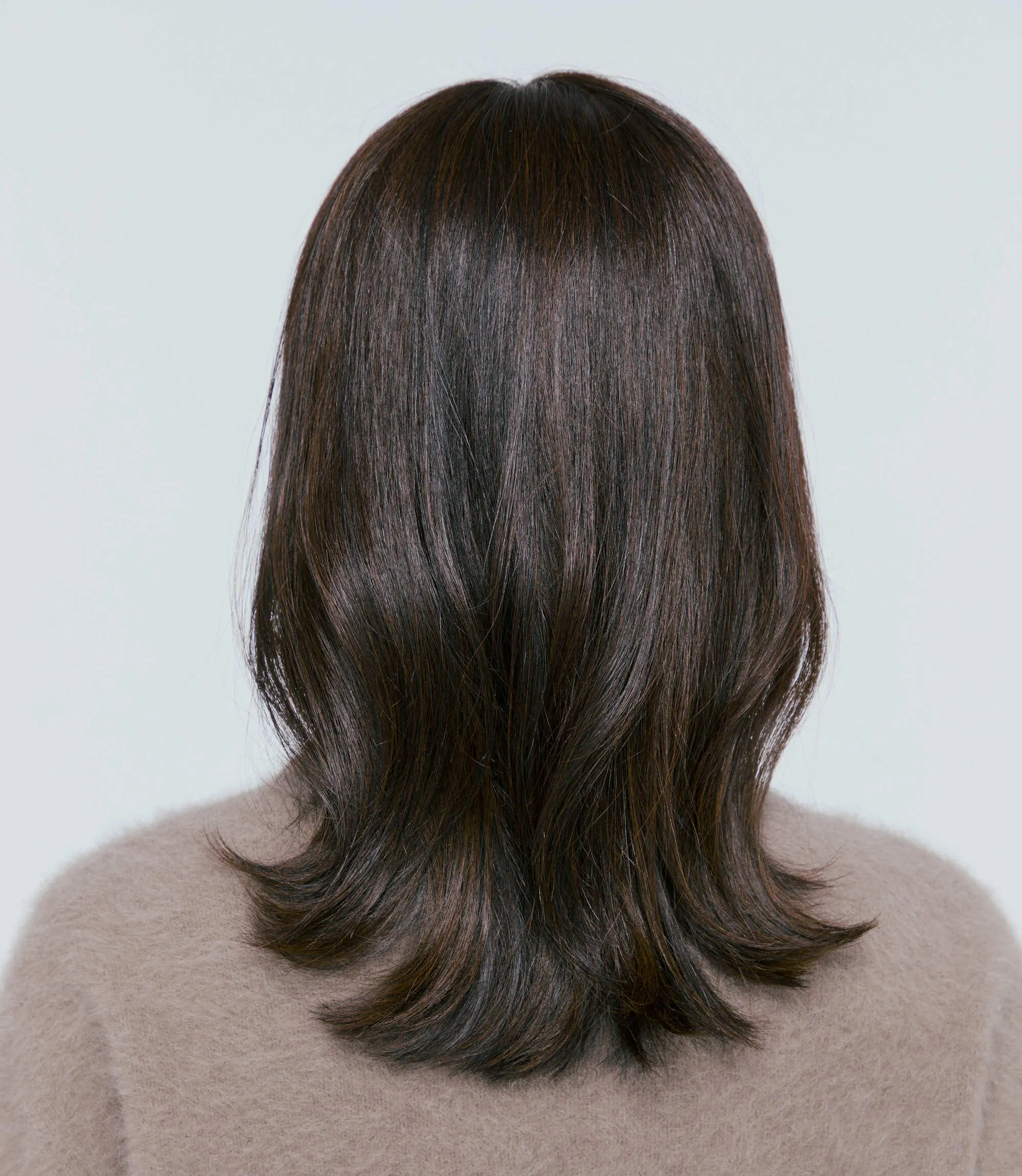 敏感頭皮でも明るめに染められる ＂フロスティングカラー＂　ヘアカラー　白髪隠し　BACKの写真