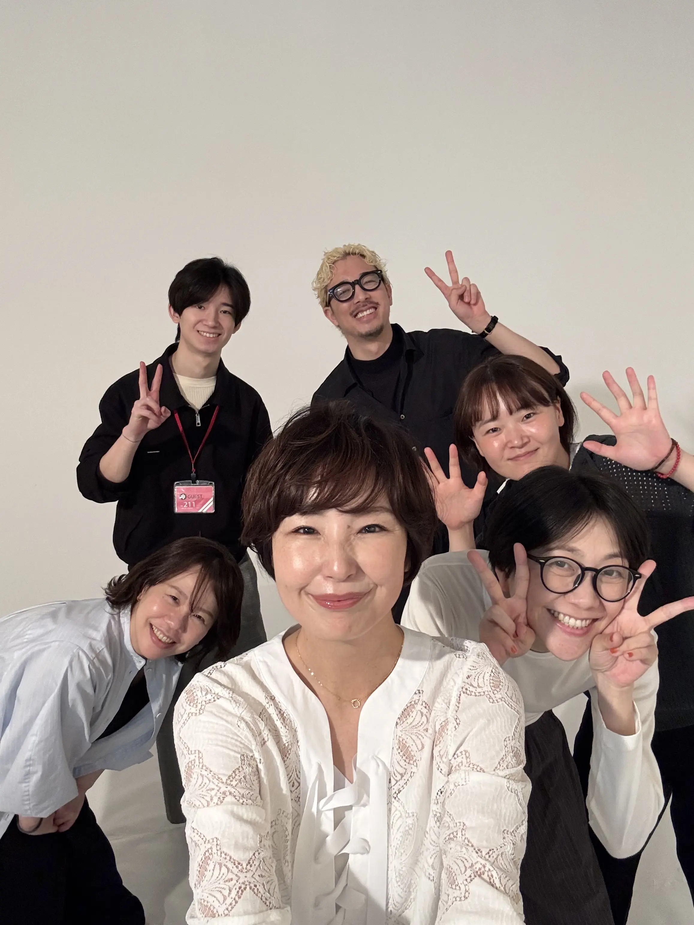 クセを生かした丸みショートヘアで若々しく_1_9