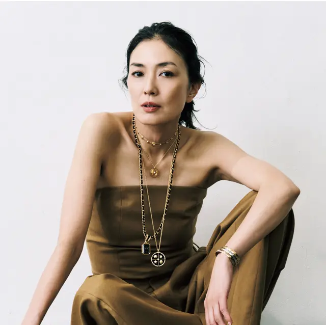 シャネル「チャンス ドゥ シャネル」ネックレスで仕上げる首もとの