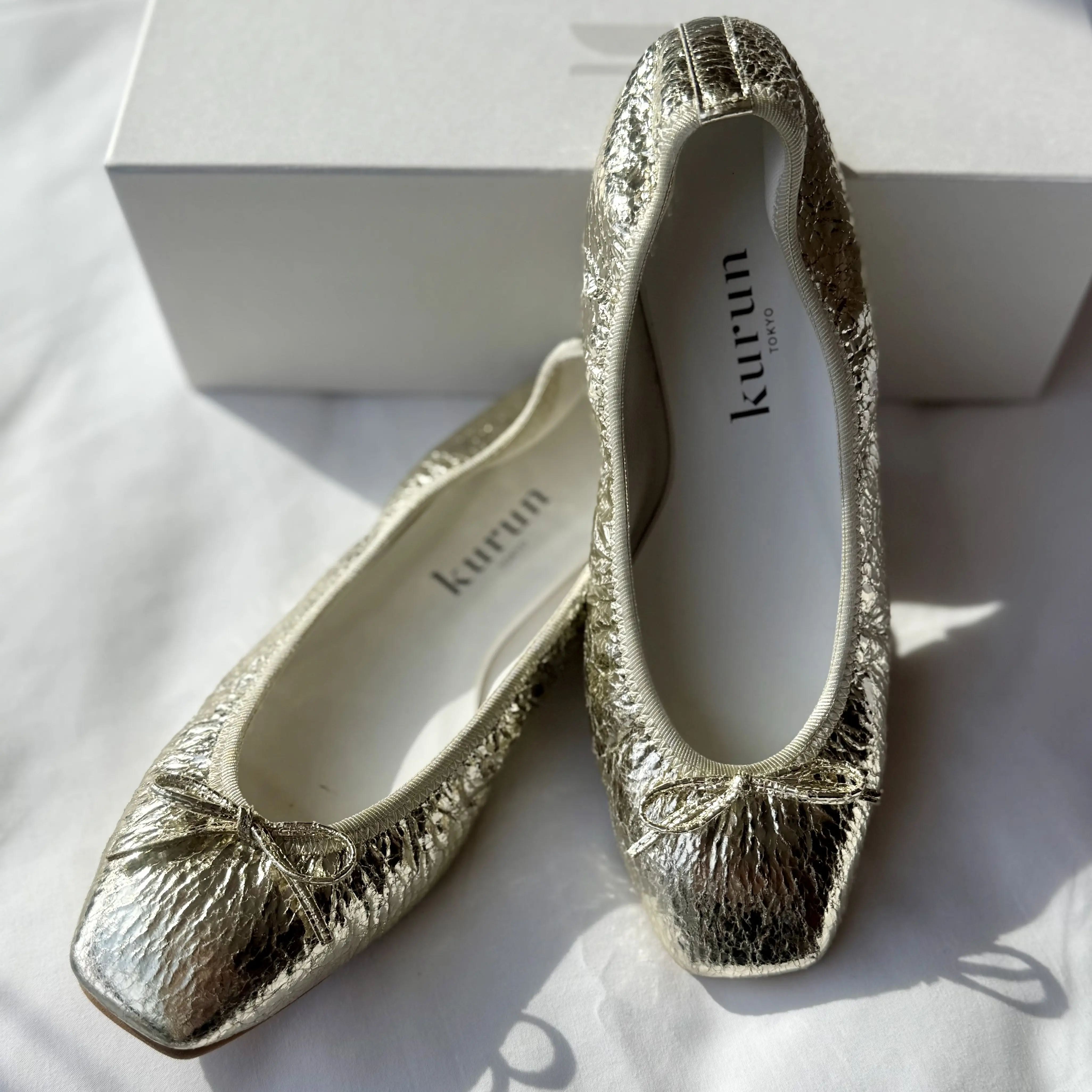 ゴールドシューズ