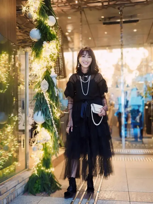 チュールのブラックコーデ