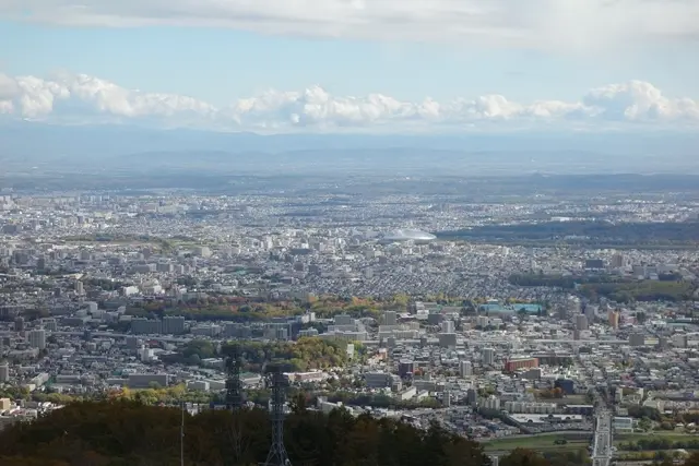 藻岩山の山頂から見た札幌の街