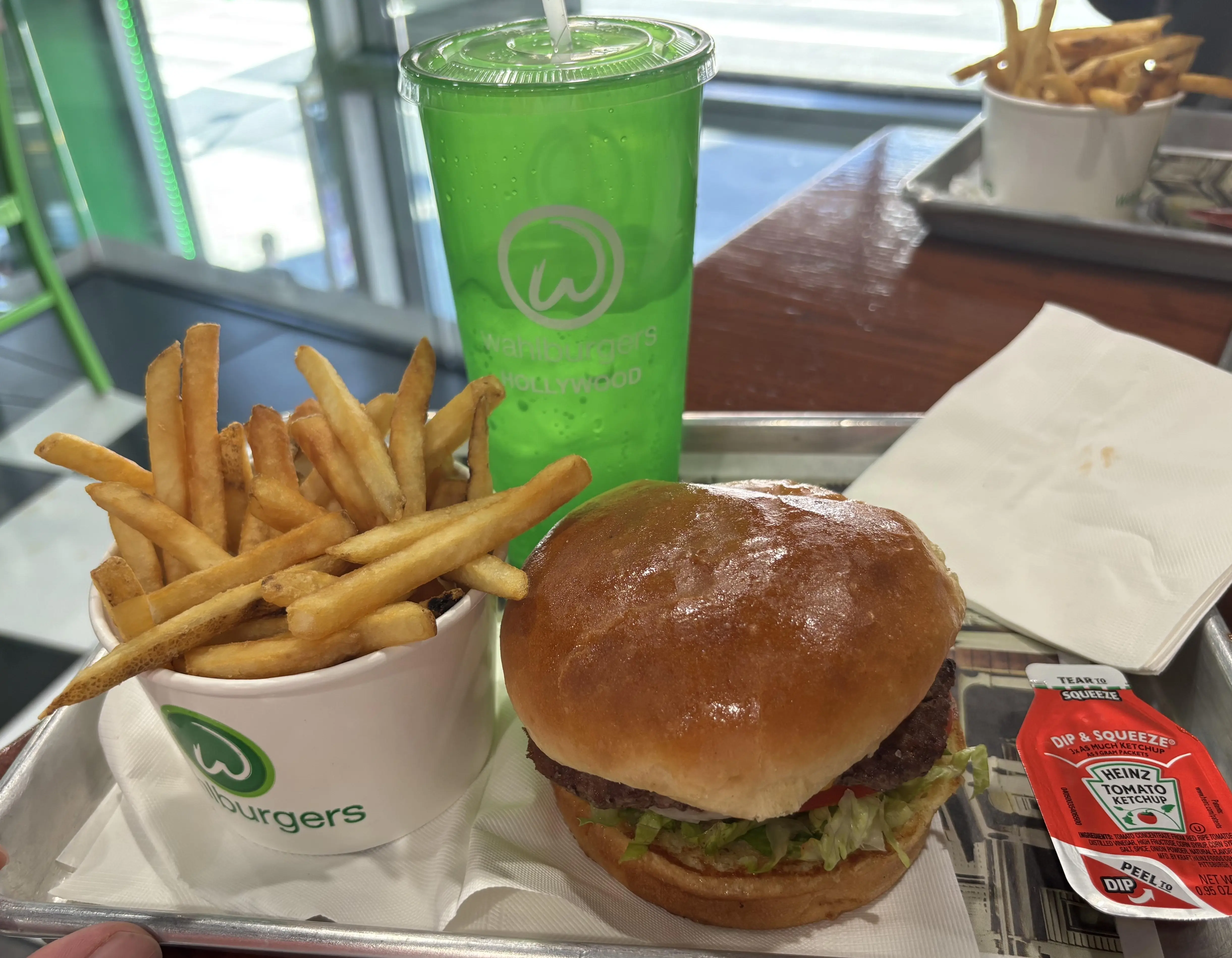 wahlburgers