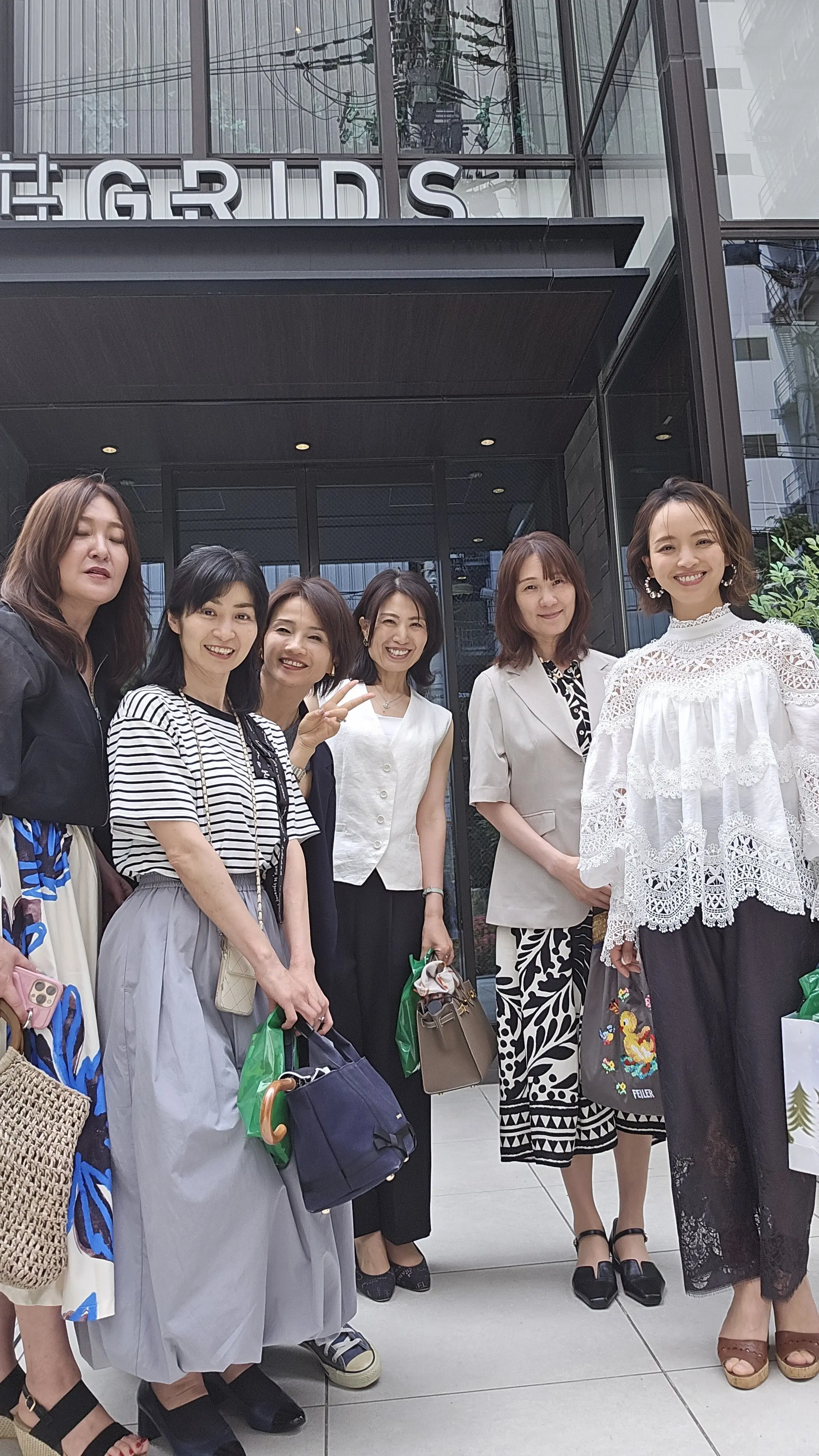 関西Jマダムの皆さんとランチ会｜レースでも甘すぎない大人の黒白コーデ_1_3
