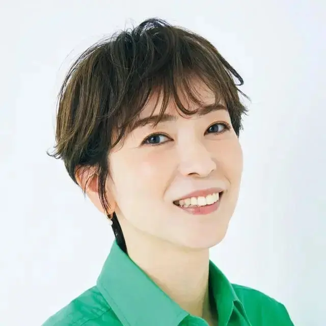 白髪は隠さなくてもいい！自然と馴染ませる「50代を若々しく見せるヘアカラー」