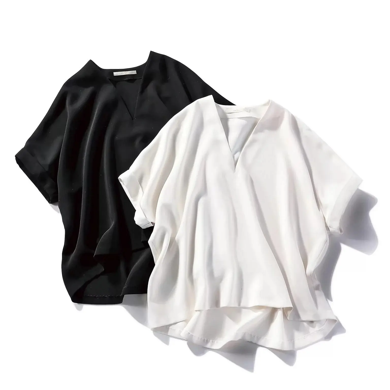 【50代着回し術】Tシャツより上品！とろみトップスで叶える【残暑～秋のスイッチコーデ6選】_1_11