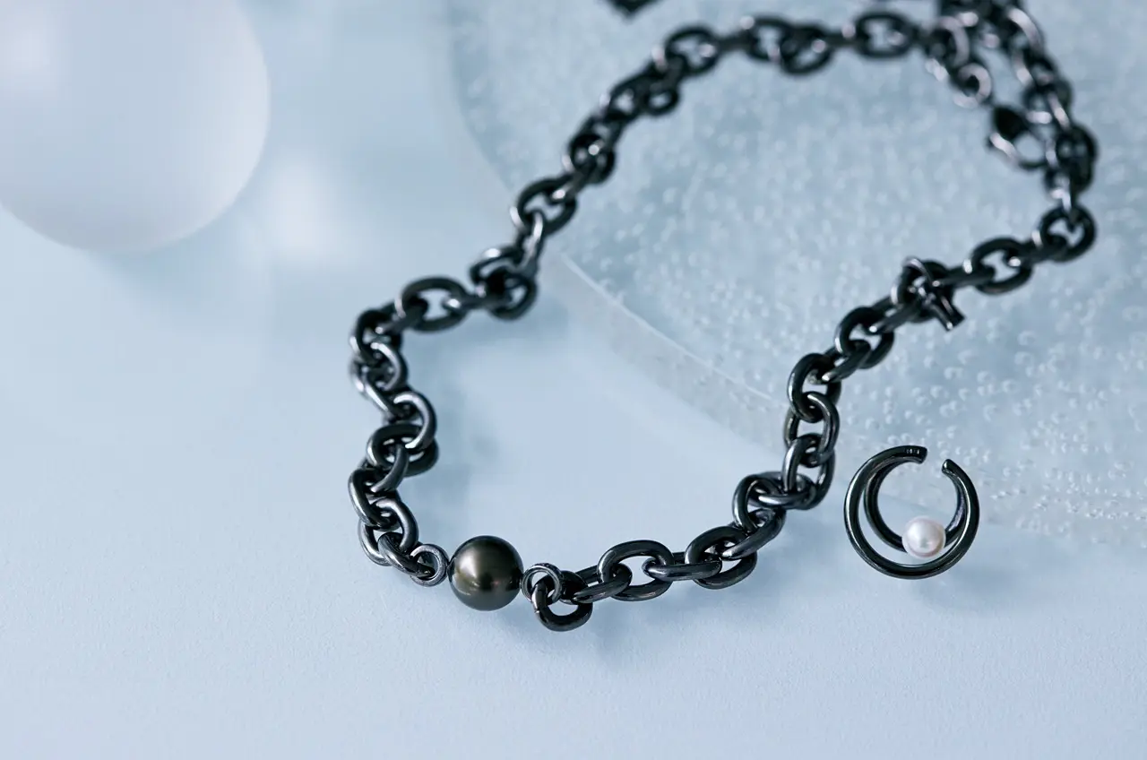 ミキモトのネックレスとイヤーカフ