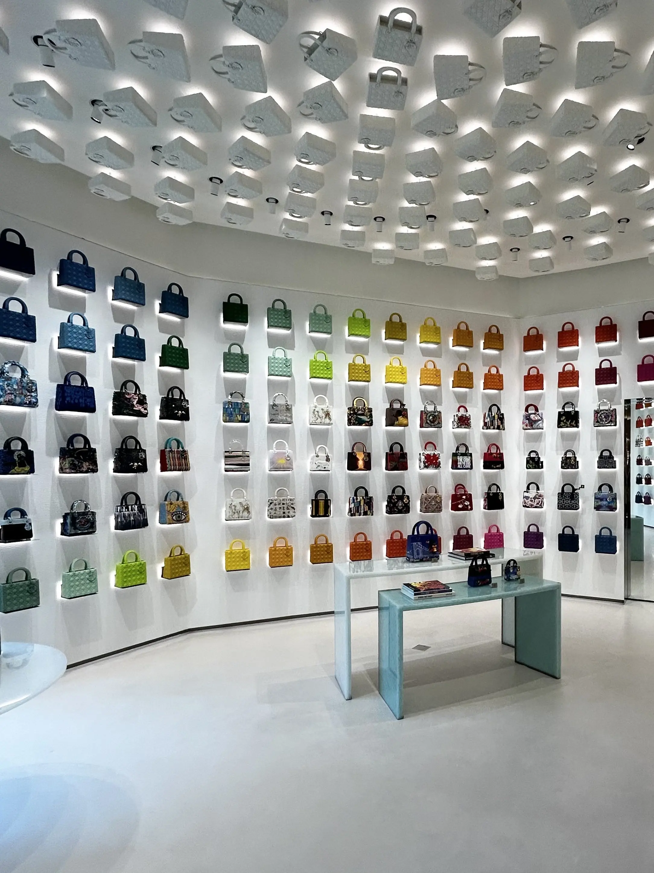 Dior Gold House Bangkok ディオール・ゴールド・ハウス バンコク