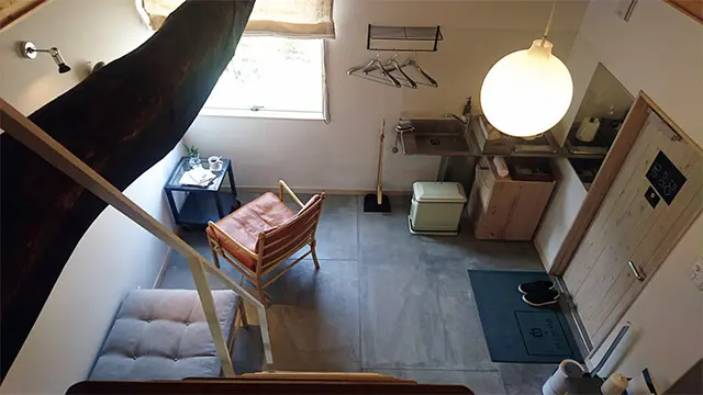 『白のMINKA』で泊 まった部屋を、ロフト の寝室から撮影。