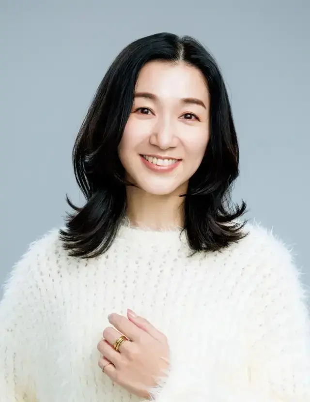 50代に人気上昇中！秋は品よく、華やかに「大人のミディアムヘア」49選