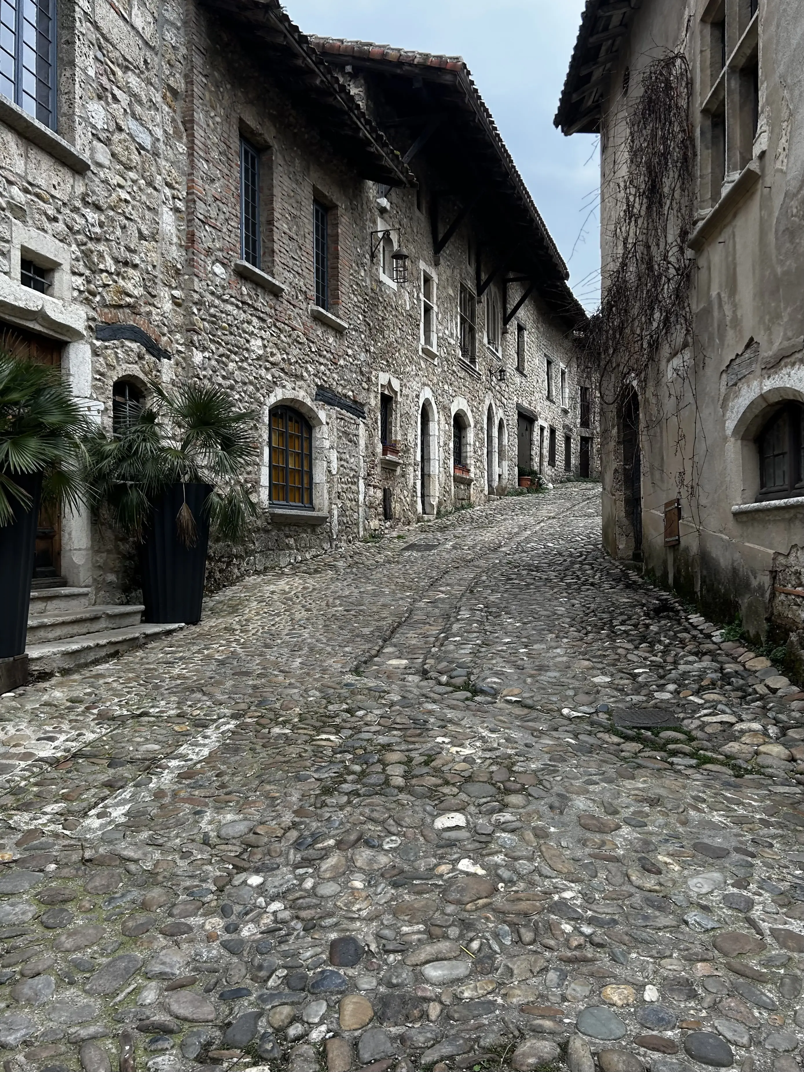 フランスの最も美しい村】Pérouges (ペルージュ) 