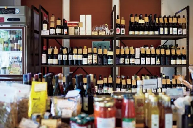 大人のひとり旅　美食　つくば　チーズショップ　ラ・マリニエール　内観　