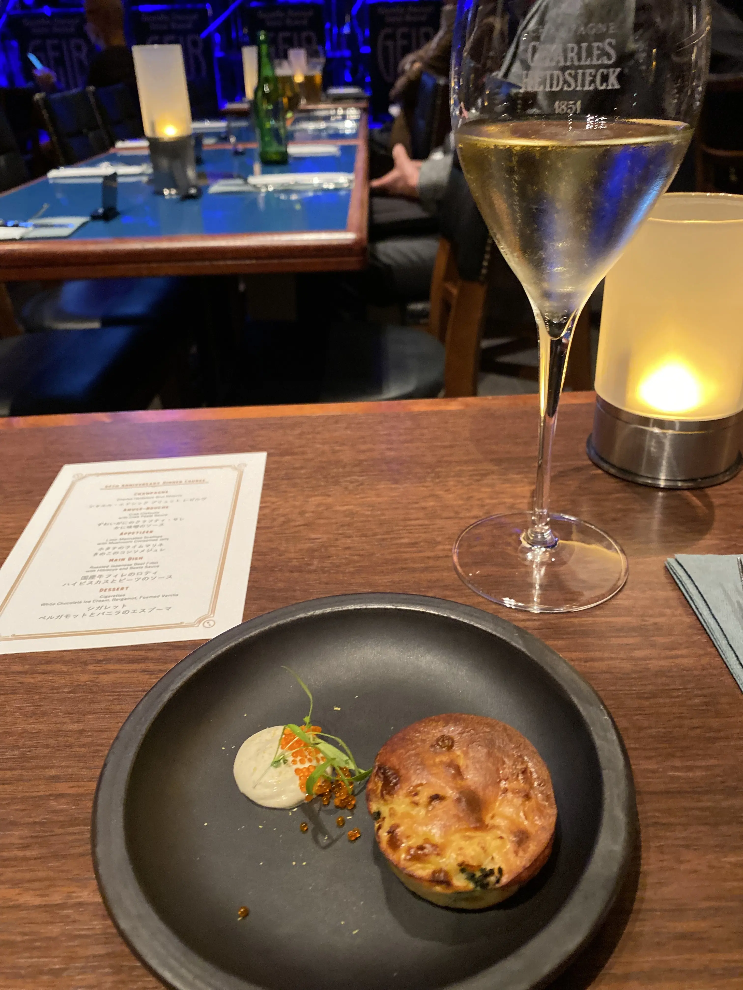 ブルーノート東京 37周年ディナーコース｜ずわいがにのクラフティ・サレとシャンパーニュのペアリング