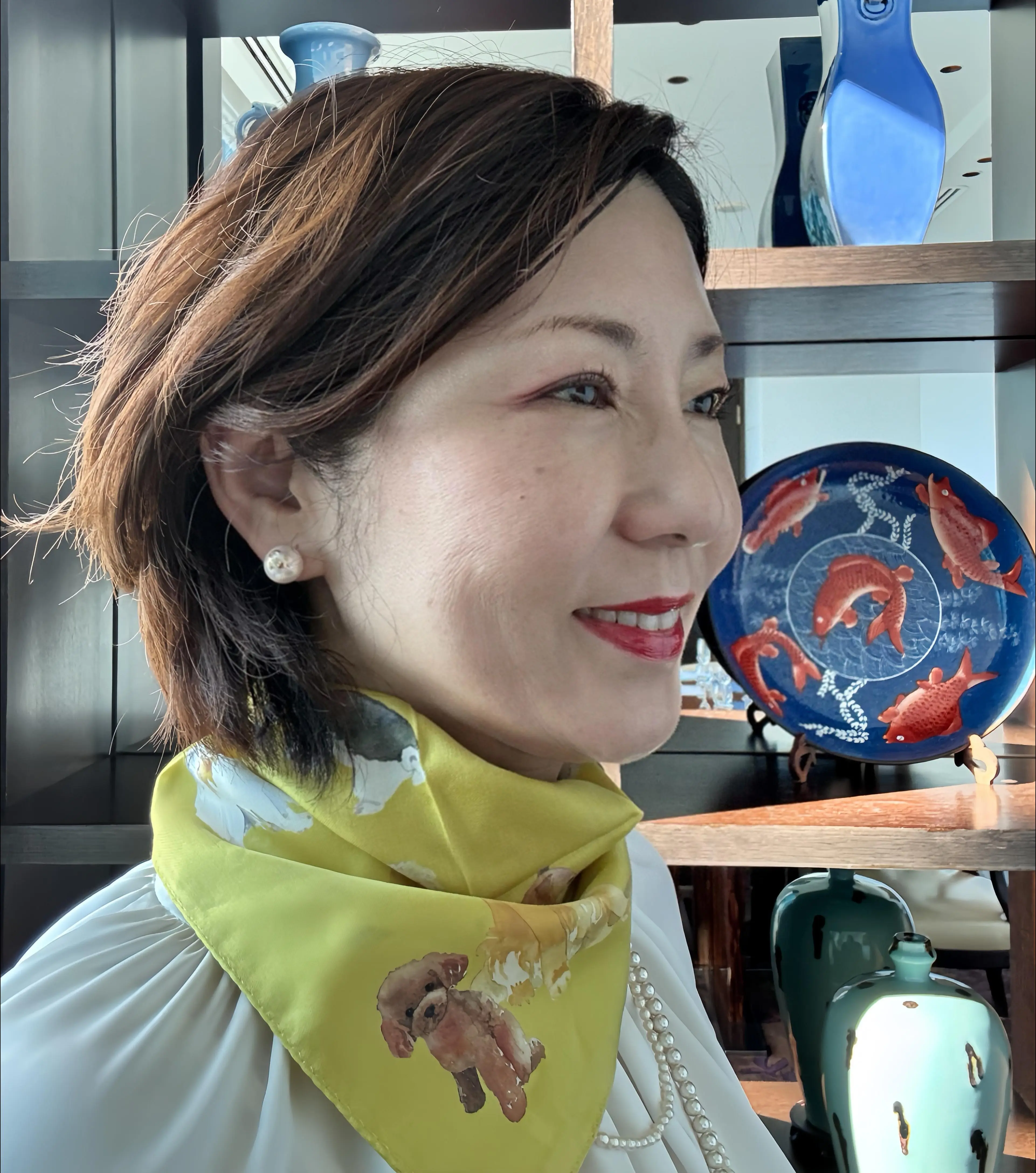 エクラ華組　小林五月子さん　スカーフコーデ　髪型アップ