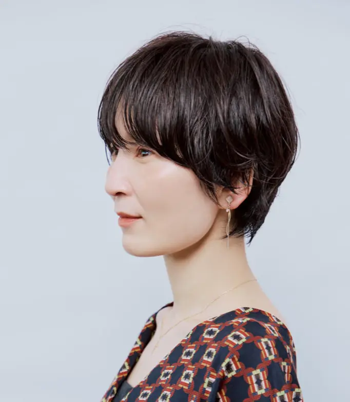 Webエクラ 横から見たショートヘアスタイル