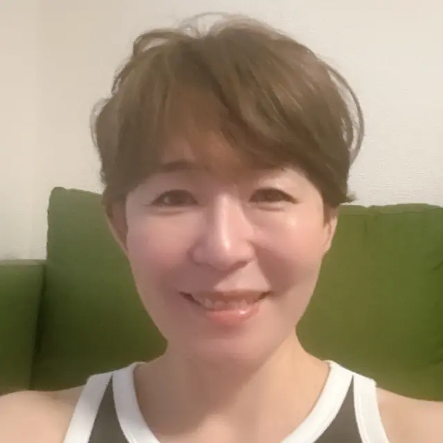 大人ショートに映えるまつげ。髪と目元でつくる、私らしい“軽やかさ”_1_2