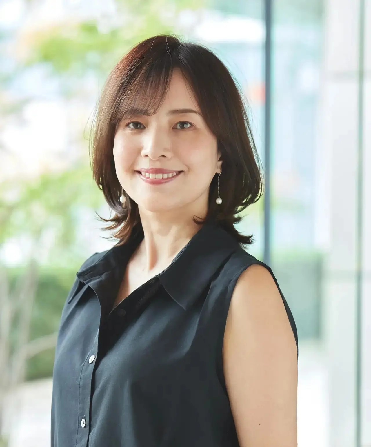 50代に人気上昇中！上品な華やかさ「冬のミディアムヘア」51選