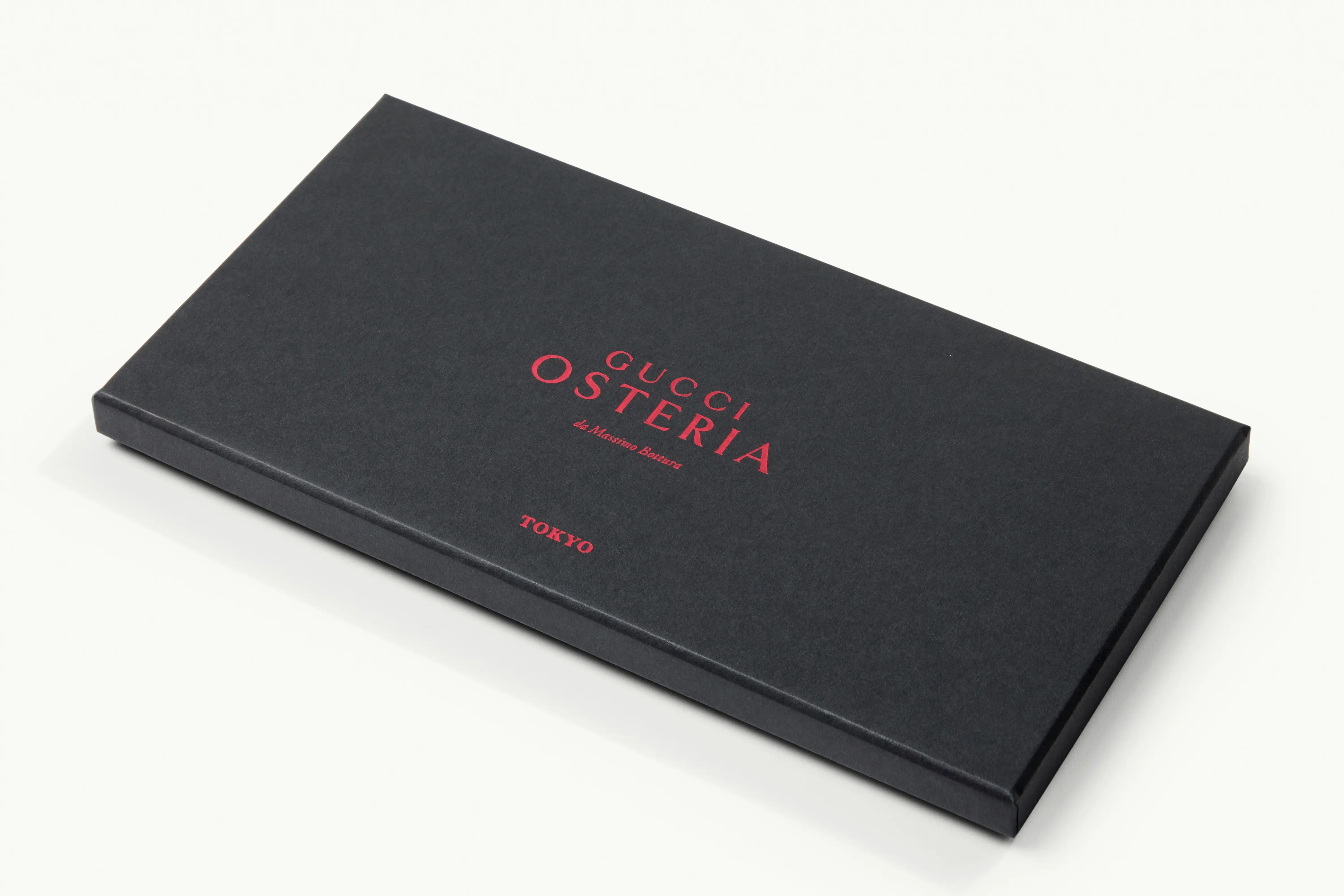 銀座　手土産「グッチ オステリア ダ マッシモ ボットゥーラ トウキョウ」の『タブレットチョコレート』パッケージ
