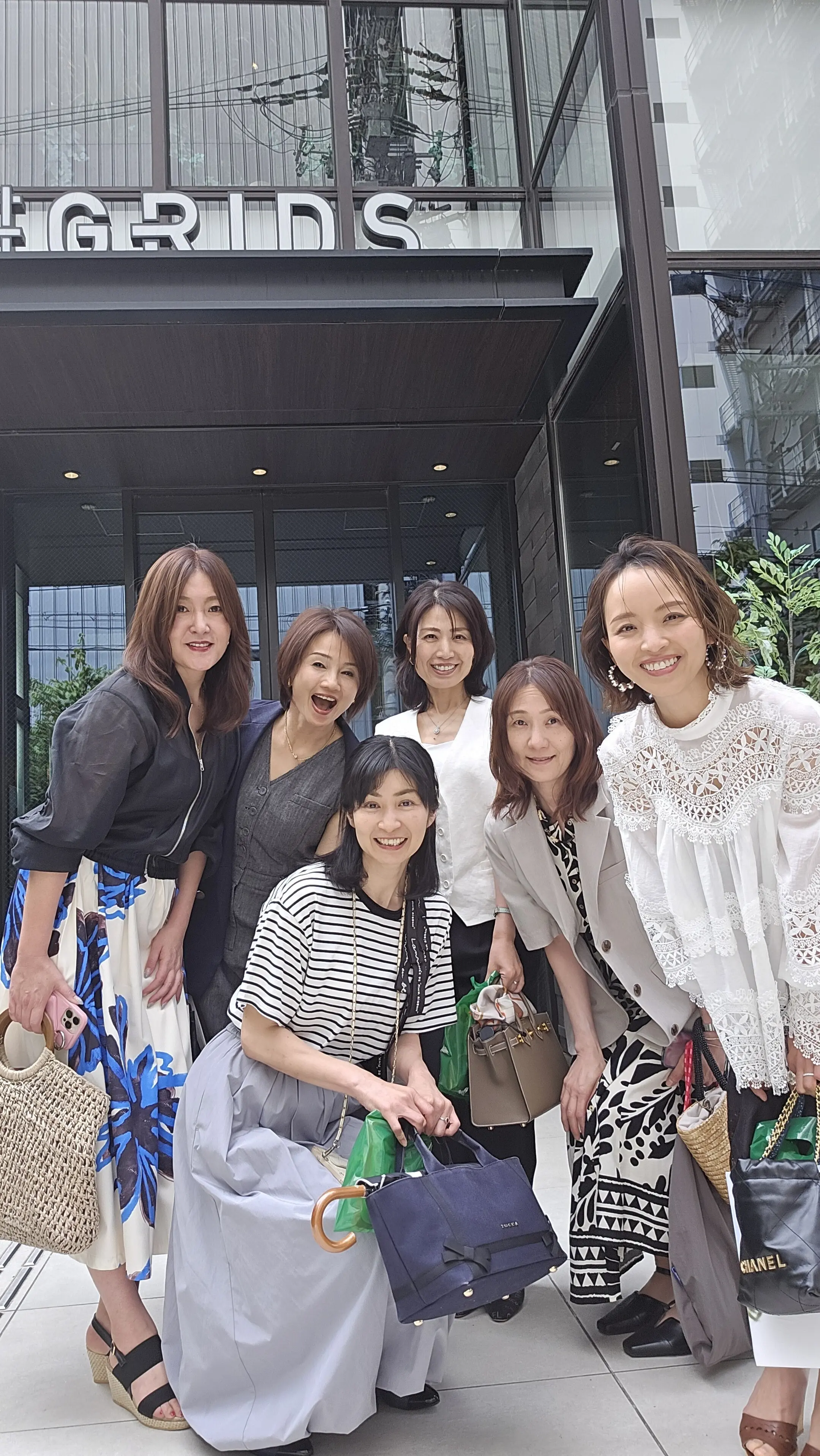 関西Jマダムの皆さんとランチ会｜レースでも甘すぎない大人の黒白コーデ_1_1