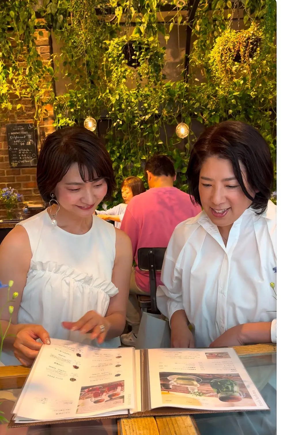 ブルーのお花に囲まれるカフェへ。_1_1