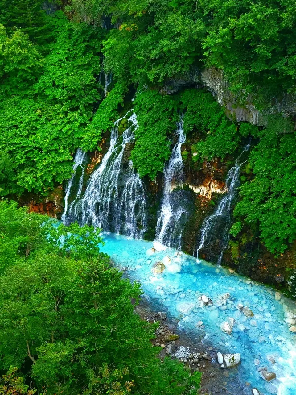 美瑛の白髭の滝