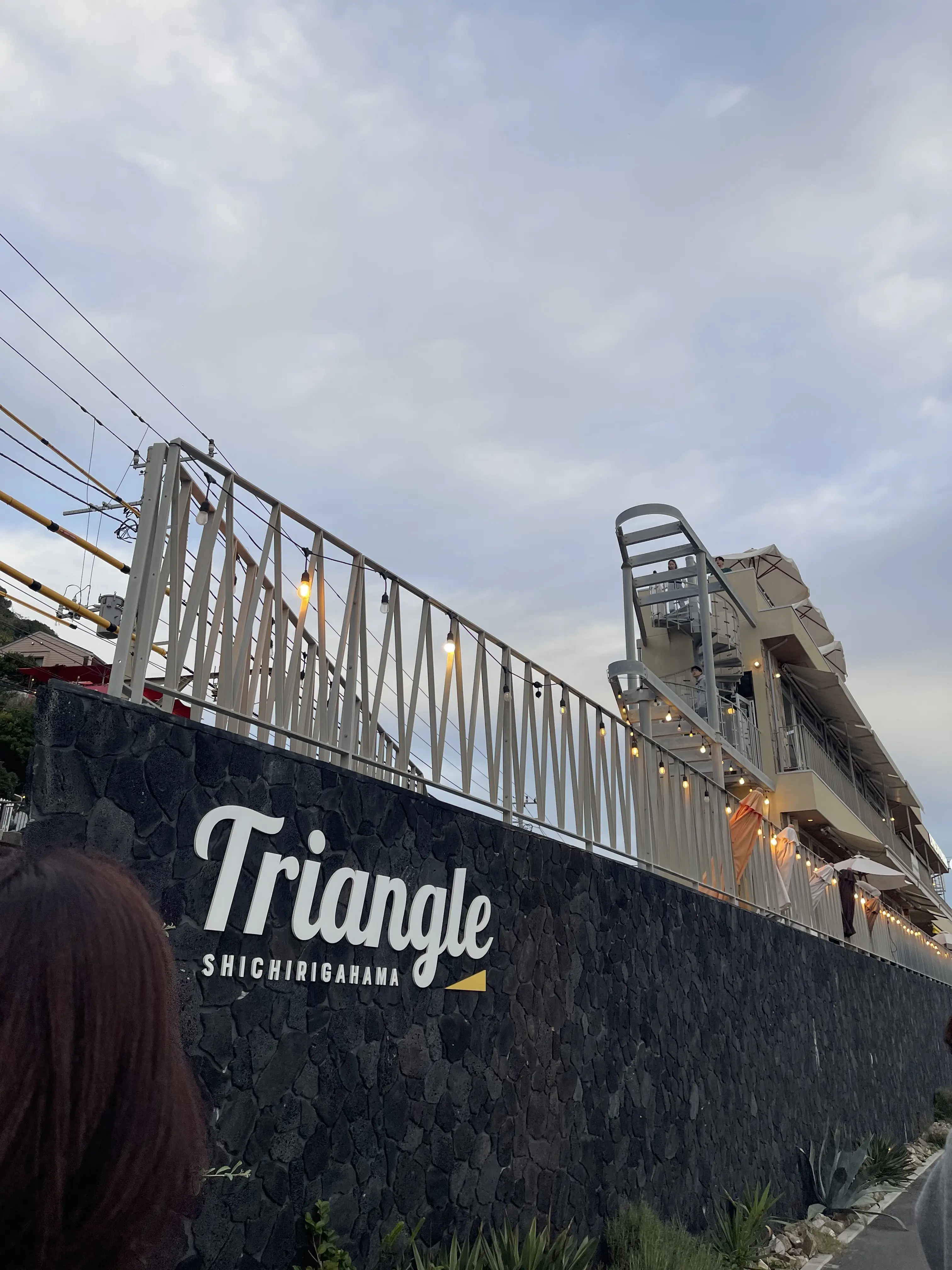 ふわふわイエローニットで鎌倉七里ヶ浜ランチ_1_9-1