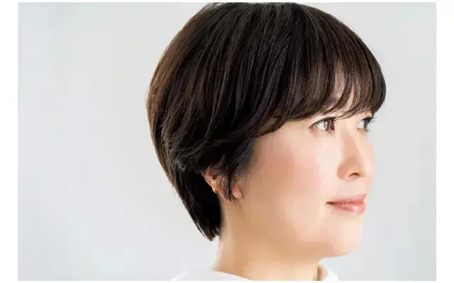 長めの前髪がかわいらしい!大人のハンサムショートヘア