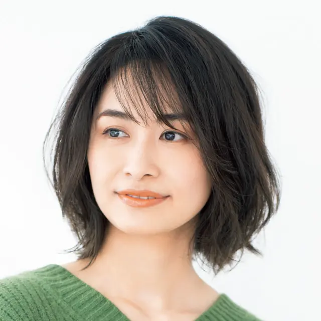 「三角前髪」はおろしても流しもOKな万能前髪！ボリュームアップがかなうボブヘア【50代髪型・ヘアスタイル】