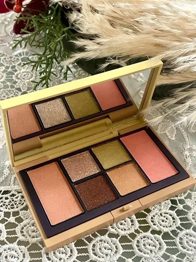 RMK ブリーズ ブリス エスケープ アイズ ＆ ブラッシュ パレット