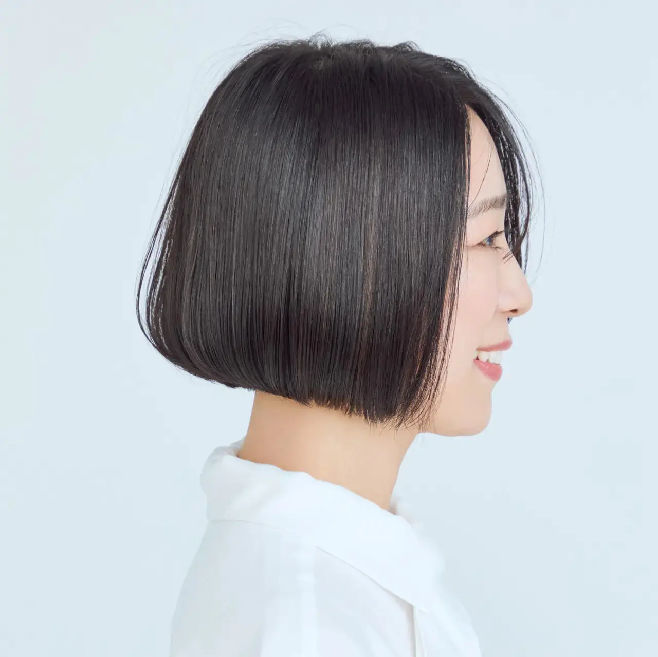 クールボブは、シースルーバングを味方につけてリッチ＆スタイリッシュに【50代髪型・ヘアスタイル】