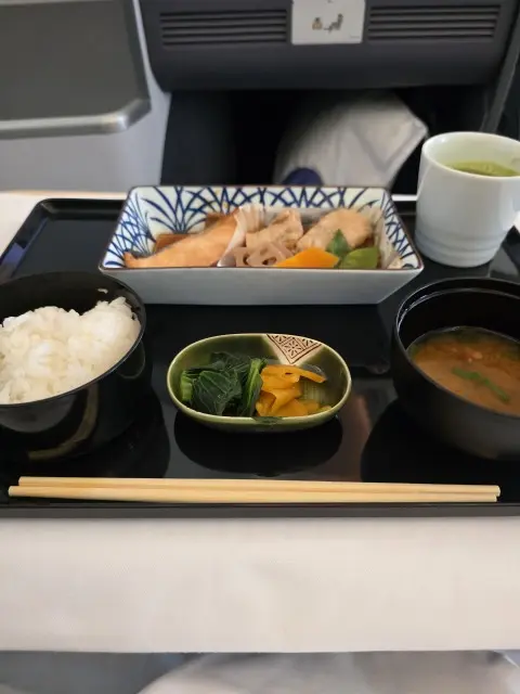 ラウンジと機内食など_1_6