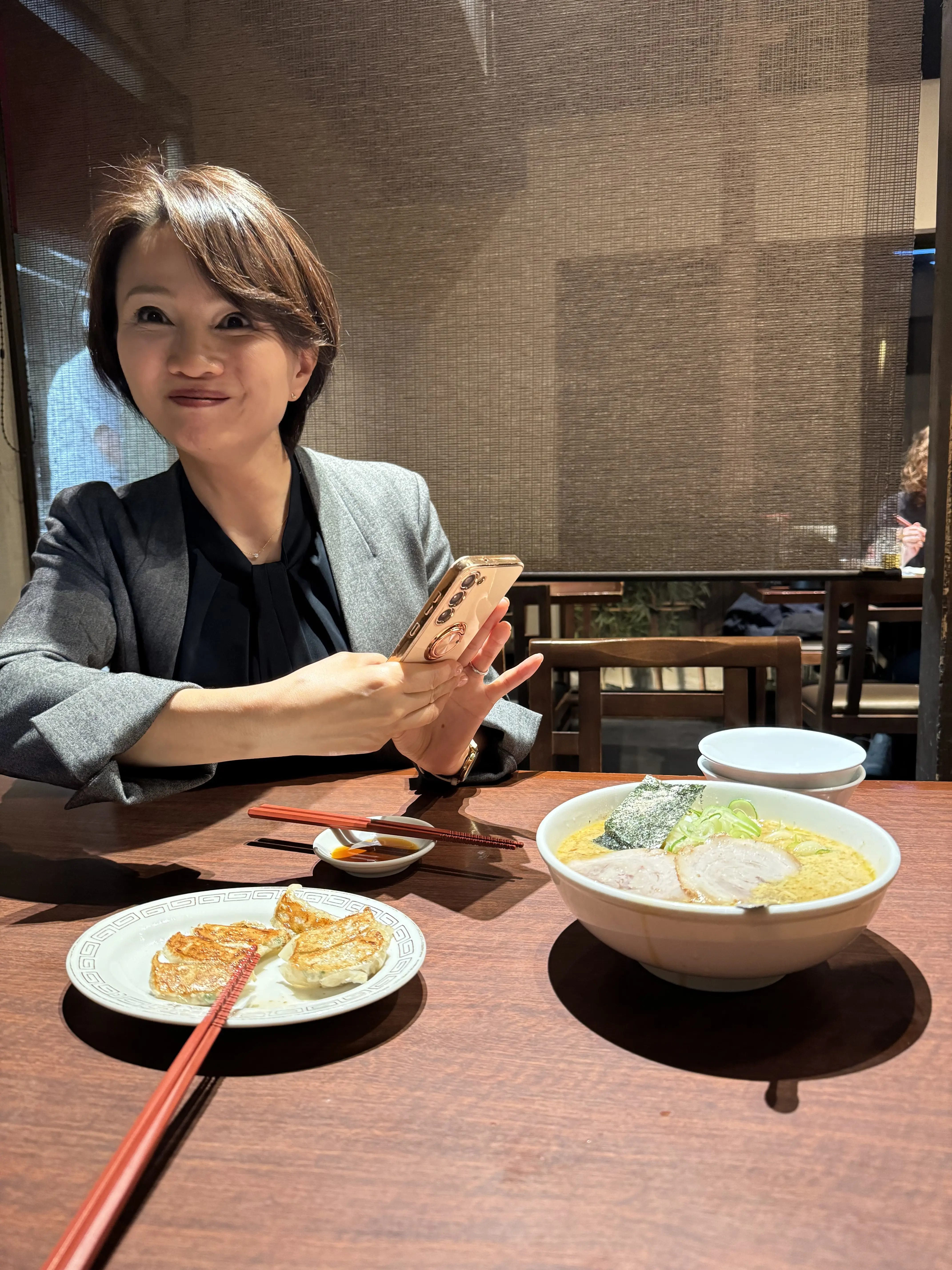 ラーメンは熱々、コーヒーは冷え冷え、タクシーはまさかのゴールド級。_1_9