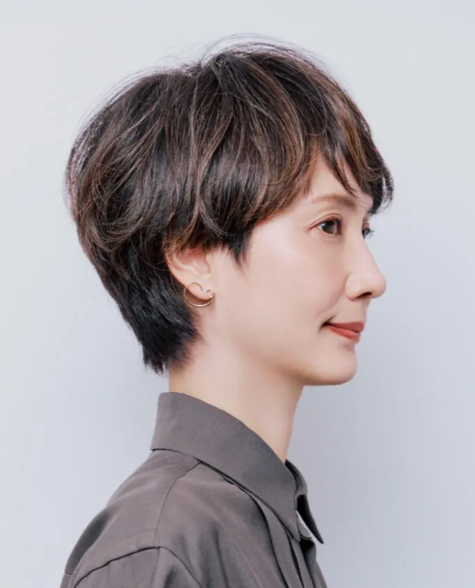 Webエクラ 横から見たショートヘアスタイル