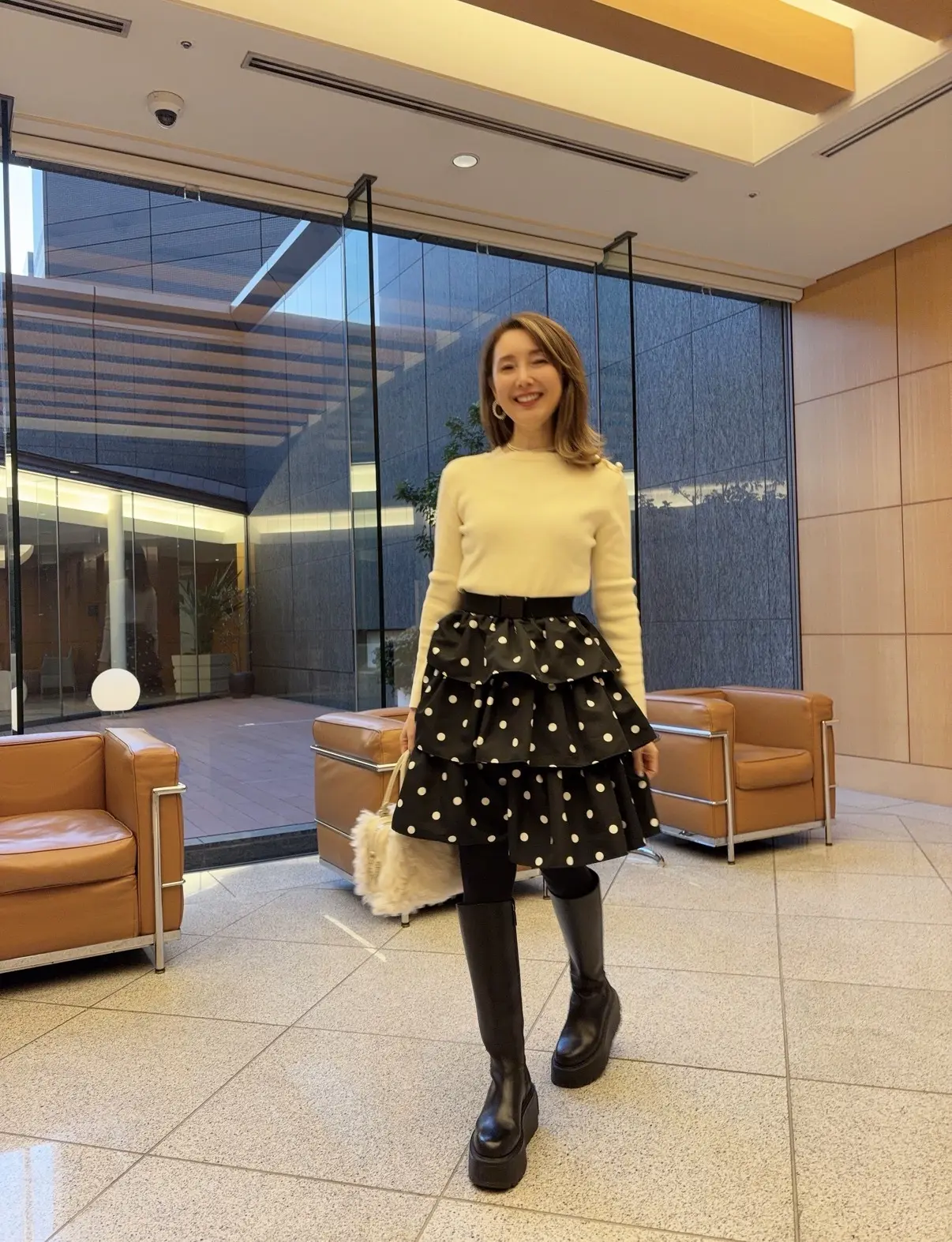 ❄︎冬のミニスカートはアラフィーにオススメ❄︎タイツやブーツを味方にすれば無理なく楽しめる♪50代の開運コーデ♪_1_1