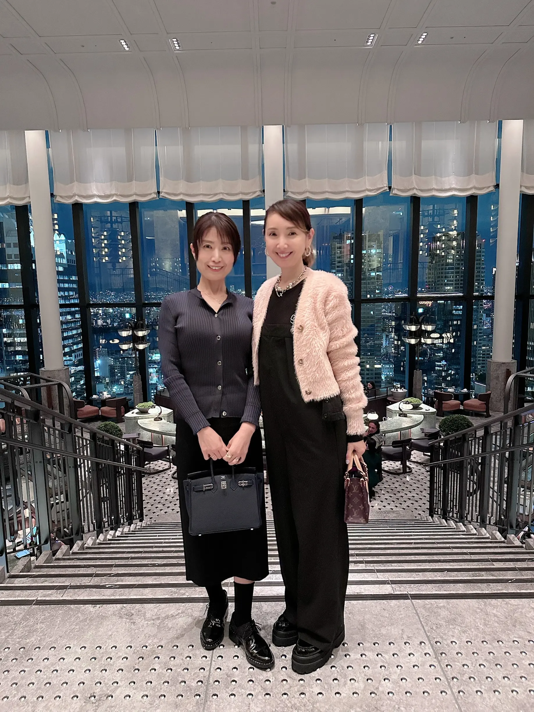 大阪の素敵なホテルのカフェでお茶を楽しみました_1_4