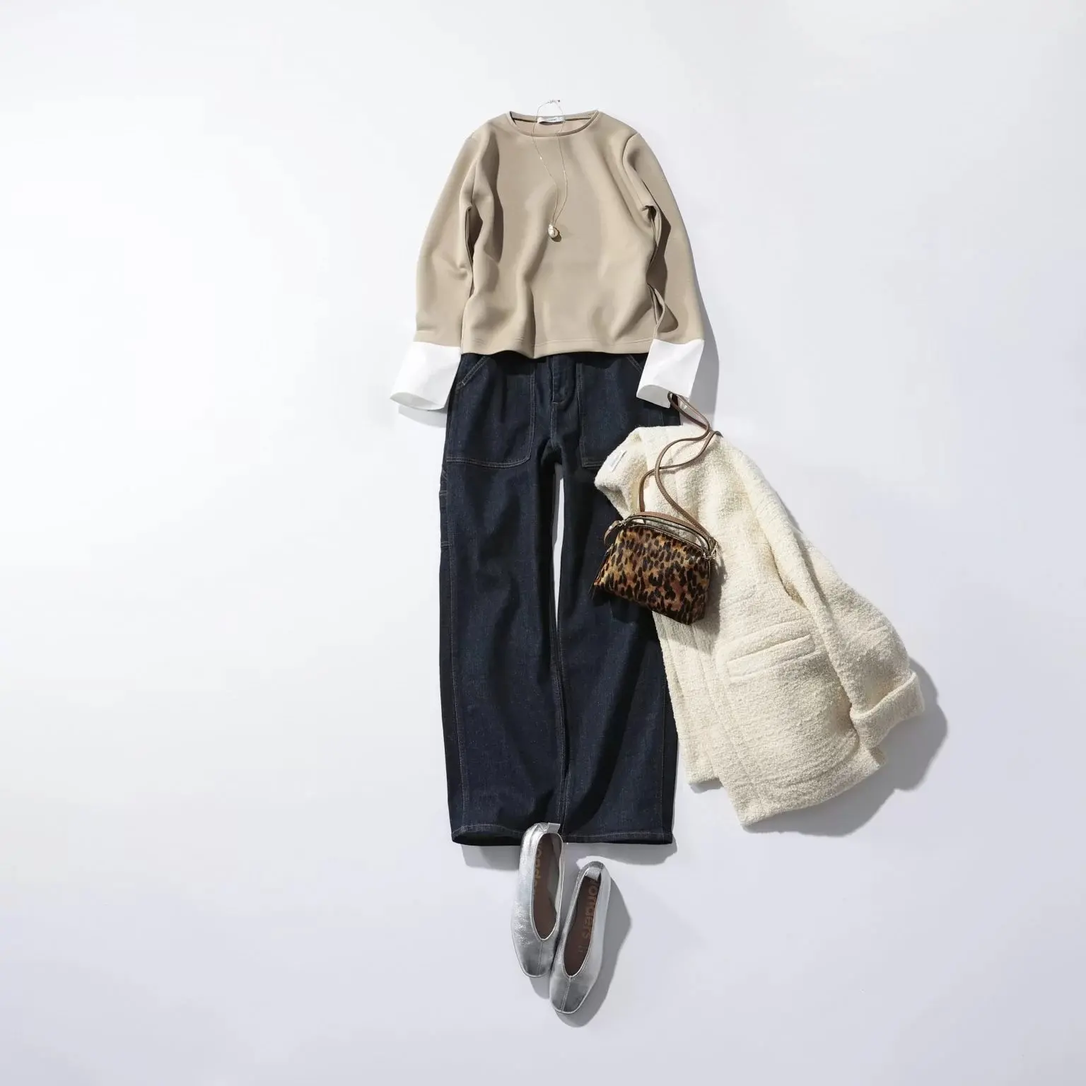 【50代 パンツコーデ】 あなたは美脚派？ラクチン派？大人の旬デニム3選_1_11