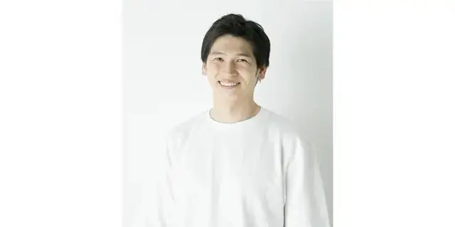 頭が前に出ないように日々意識することが大切です