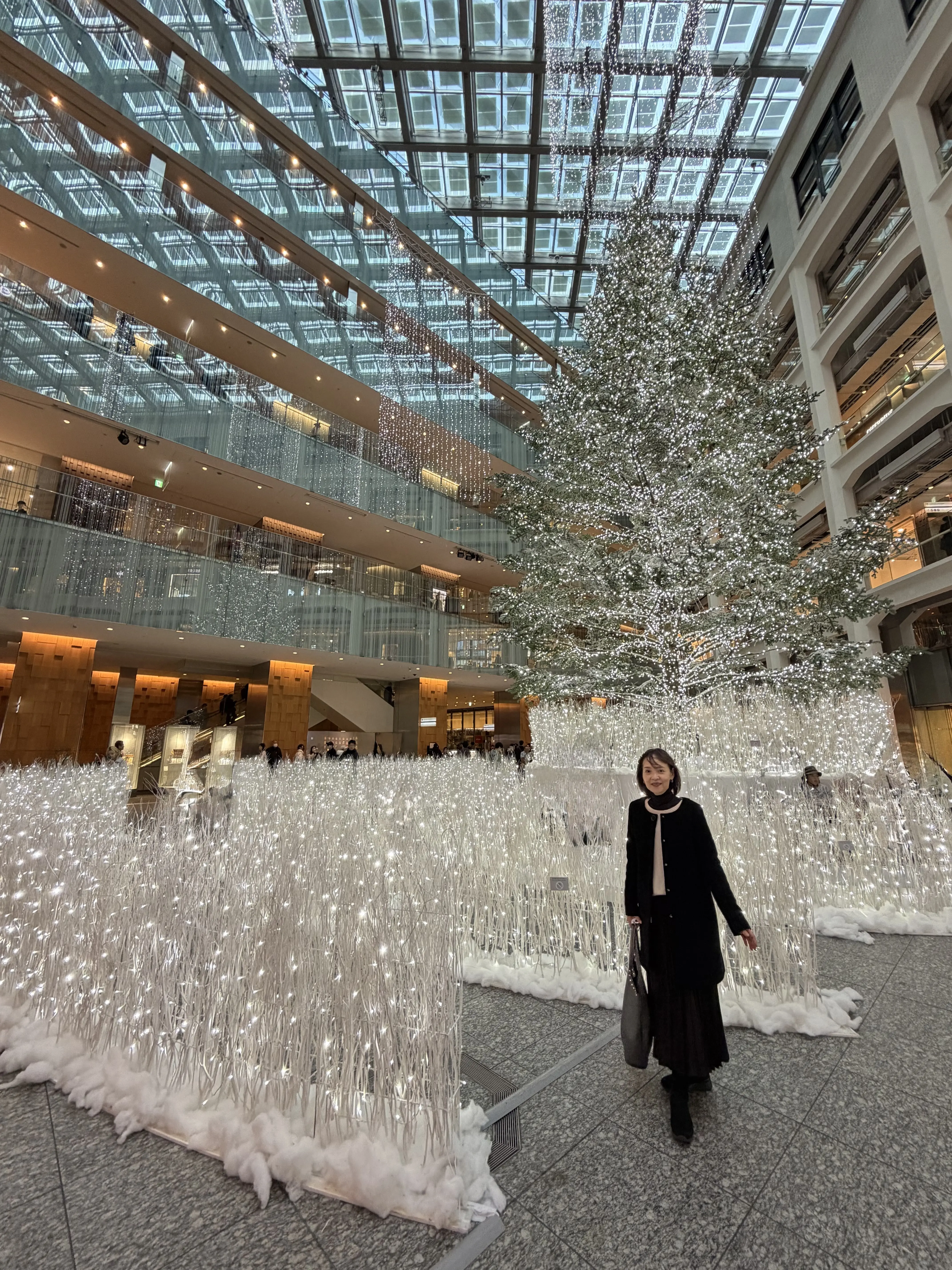 KITTEのクリスマスイベント「WHITE　KITTE」