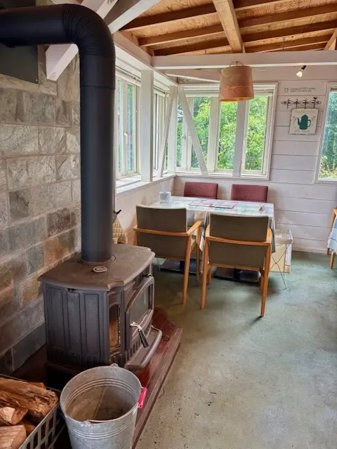 スニーカーコーデでバラの季節におすすめのCafe＆お散歩☆_1_3
