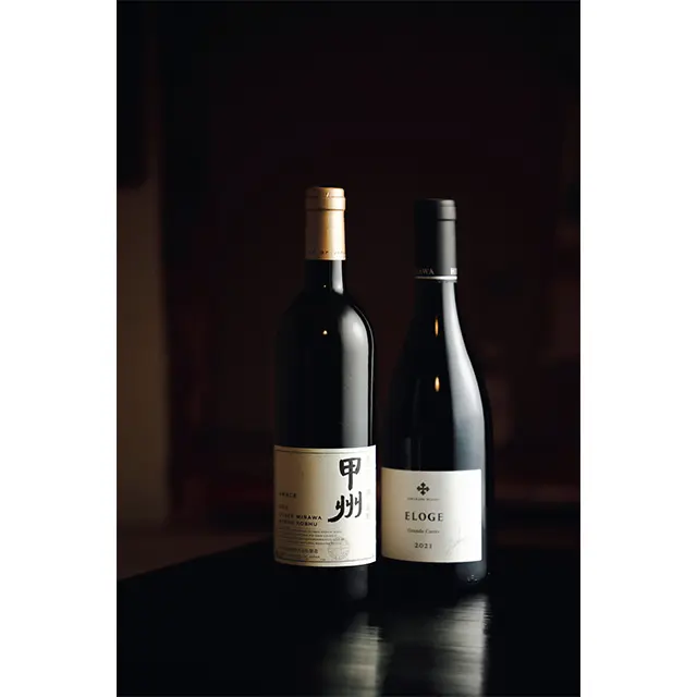 ワインもそろ え、和食に合う日本ワインを中 心にボトルで提供